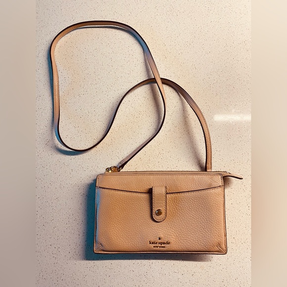 kate spade Handbags - Kate Spade Light Pink Purse